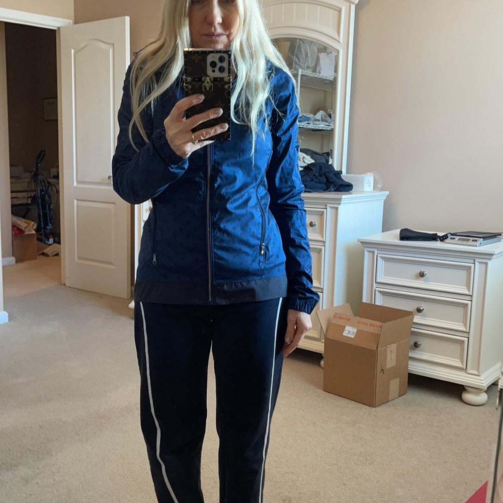 Lululemon Gather and Sprint Jacket - Picture 4 of 15